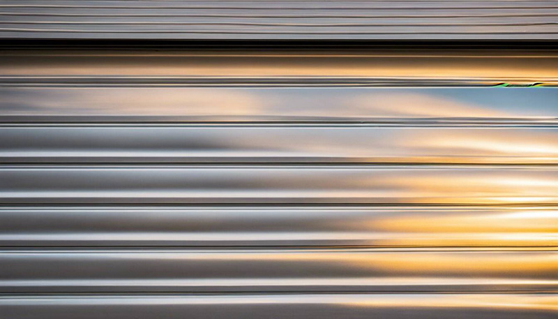 how to xlean garage aluminum door_3