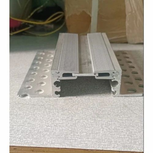 aluminum alloys in square profile_3