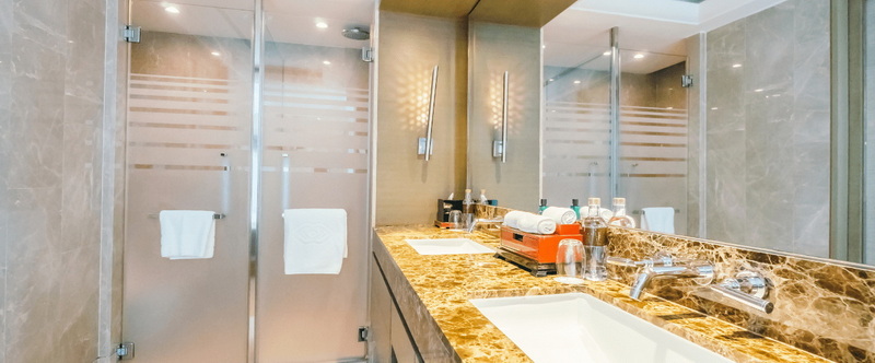 What Makes A Personalized Aluminum Bathroom Door A Great Choice?