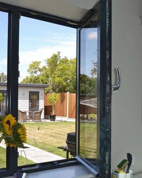 how to clean chalky aluminum window frames_2
