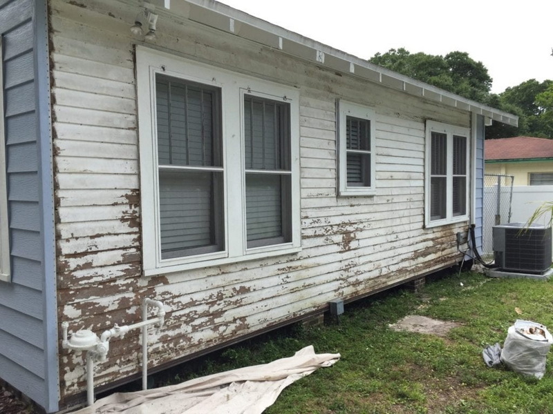 Remove white Aluminum Siding Trim Around Front Doors_1